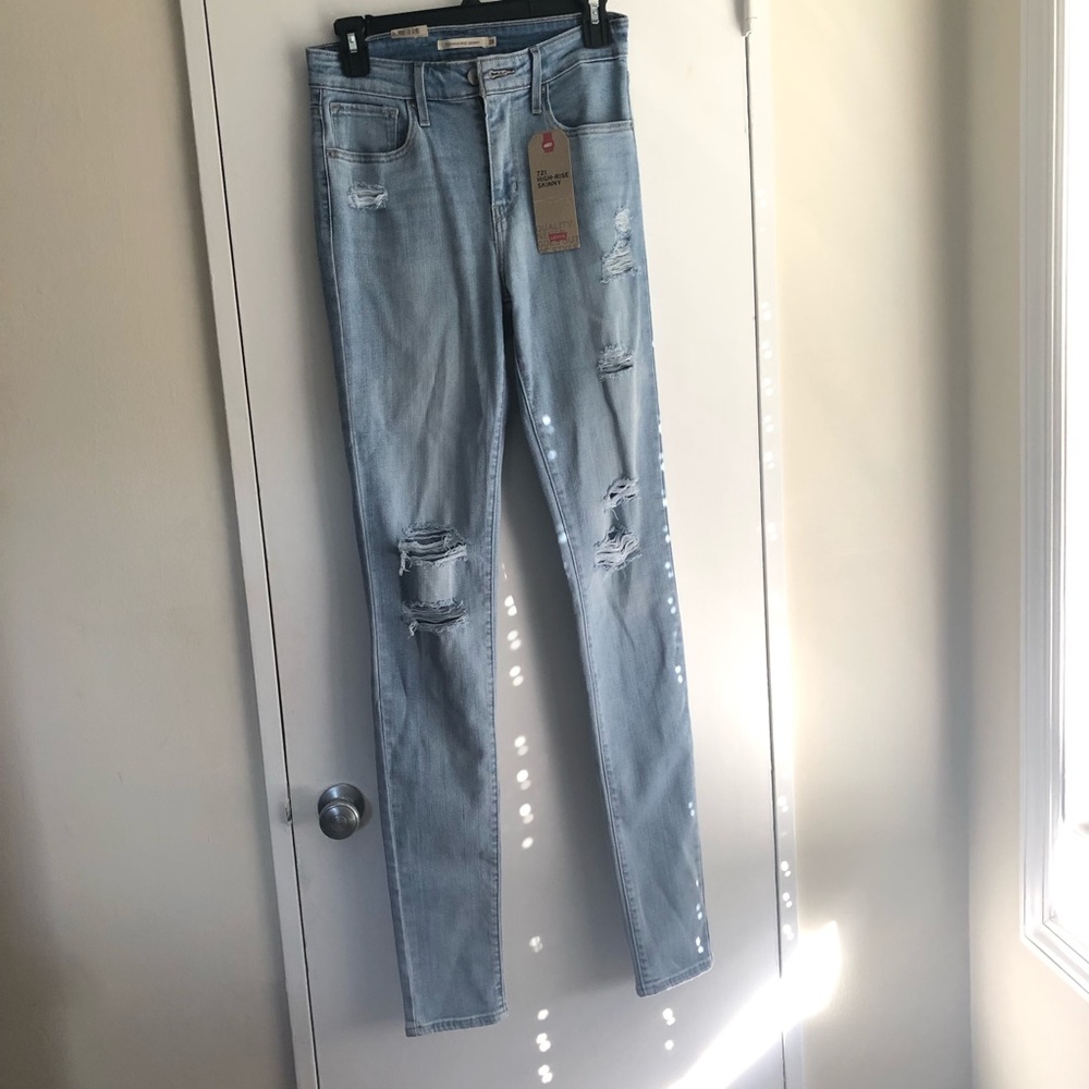 Levi's High Rise Jeans - Picture 2 of 7